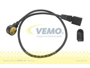 VEMO V10-72-1176 detonacijos jutiklis 
 Elektros įranga -> Jutikliai
06C 905 377 B, 06C 905 377 B