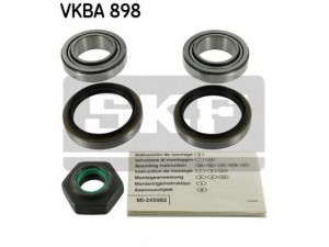 SKF VKBA 898 rato guolio komplektas 
 Ašies montavimas/vairavimo mechanizmas/ratai -> Rato stebulė/montavimas -> Rato guolis
1591389, 5 011 391, 81AB-1215-A