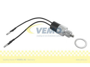 VEMO V38-73-0014 jungiklis, atbulinės eigos žibintas 
 Elektros įranga -> Šviesų jungikliai/relės/valdymas -> Šviesų jungiklis/svirtis
32005-K0200, 32005-K1000, 32005-K1001
