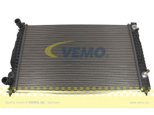 VEMO V10-60-0002 radiatorius, variklio aušinimas 
 Aušinimo sistema -> Radiatorius/alyvos aušintuvas -> Radiatorius/dalys
8D0 121 251 BC, 8D0 121 251 C, 8D0 121 251 M