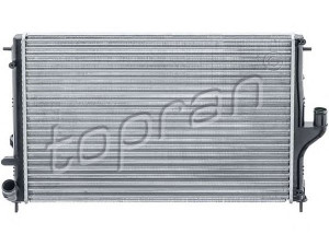TOPRAN 700 960 radiatorius, variklio aušinimas 
 Aušinimo sistema -> Radiatorius/alyvos aušintuvas -> Radiatorius/dalys
2141 005 98R, 8200 582 026