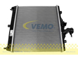 VEMO V53-60-0002 radiatorius, variklio aušinimas 
 Aušinimo sistema -> Radiatorius/alyvos aušintuvas -> Radiatorius/dalys
25310-07-000, 25310-07-011