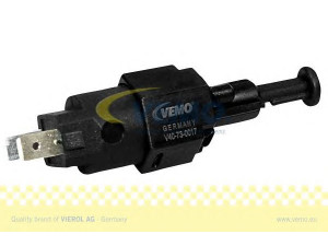 VEMO V40-73-0017 stabdžių žibinto jungiklis 
 Stabdžių sistema -> Stabdžių žibinto jungiklis
12 39 433, 12 40 591, 90 196 375