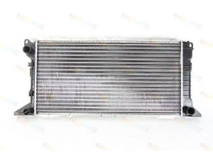 THERMOTEC D7G029TT radiatorius, variklio aušinimas 
 Aušinimo sistema -> Radiatorius/alyvos aušintuvas -> Radiatorius/dalys
1112703, 7045711, 94VB8005DB, 94VB8005DC