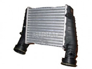BUGIAD BSP23737 tarpinis suslėgto oro aušintuvas, kompresorius 
 Variklis -> Oro tiekimas -> Įkrovos agregatas (turbo/superįkrova) -> Tarpinis suslėgto oro aušintuvas
3B0 145 805 D