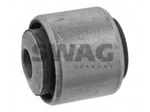 SWAG 10 93 4571 valdymo svirties/išilginių svirčių įvorė 
 Ašies montavimas/vairavimo mechanizmas/ratai -> Valdymo svirtis/pasukamosios svirties sujungimas -> Montavimas/sutvirtinimas
230 350 35 06, 230 350 35 06 S1