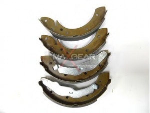 MAXGEAR 19-0248 stabdžių trinkelė 
 Stabdžių sistema -> Būgninis stabdys -> Stabdžių įdėklas/ trinkelė
77 01 204 883, 77 01 205 339