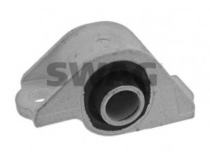 SWAG 70 91 9475 valdymo svirties/išilginių svirčių įvorė 
 Ašies montavimas/vairavimo mechanizmas/ratai -> Valdymo svirtis/pasukamosios svirties sujungimas -> Montavimas/sutvirtinimas
46430002, 46430002 S, 46430002 S2