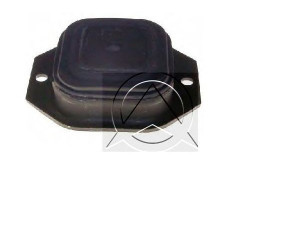 SIDEM 853311 stebulės laikiklio įvorė 
 Ašies montavimas/vairavimo mechanizmas/ratai -> Ašies atrama/ašies korpusas/ašies montavimas -> Pasukamojo veleno sujungimas
5151 24, 5151 24