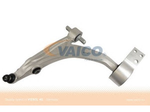 VAICO V24-9652 vikšro valdymo svirtis 
 Ašies montavimas/vairavimo mechanizmas/ratai -> Valdymo svirtis/pasukamosios svirties sujungimas -> Vairo trauklės (valdymo svirtis, išilginis balansyras, diago
51 795 446