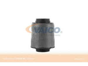 VAICO V95-0135 valdymo svirties/išilginių svirčių įvorė 
 Ašies montavimas/vairavimo mechanizmas/ratai -> Valdymo svirtis/pasukamosios svirties sujungimas -> Montavimas/sutvirtinimas
30 620 972, 30 818 103
