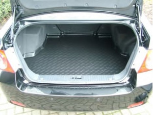 CARBOX 201324000 bagažinės / krovinių skyriaus guminis kilimėlis 
 Vidaus įranga -> Bagažinė