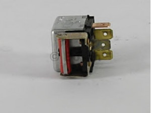BOSCH 0 332 014 405 relė, pagrindinė srovė; relė
1238604