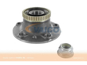 VAICO V46-0456 rato guolio komplektas 
 Ašies montavimas/vairavimo mechanizmas/ratai -> Rato stebulė/montavimas -> Rato guolis
77 01 204 690