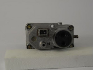 BOSCH 0 438 140 106 šildymo reguliatorius 
 Kuro mišinio formavimas -> Mišinio sudarymas -> Laisvų sūkių kontrolė
13 63 1 279 648