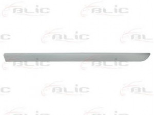 BLIC 5703-04-6042576P apdailos/apsauginės juostelė, durelės 
 Kėbulas -> Apdaila/apsauga/dekoratyvinės juostelės/emblemos -> Apdailos/apsauginės juostelės