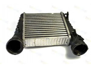 THERMOTEC DAW004TT tarpinis suslėgto oro aušintuvas, kompresorius 
 Variklis -> Oro tiekimas -> Įkrovos agregatas (turbo/superįkrova) -> Tarpinis suslėgto oro aušintuvas
3B0.145.805 E, 3B0.145.805 H, 8D0.145.805 D