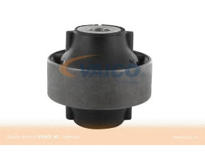 VAICO V46-0265 valdymo svirties/išilginių svirčių įvorė 
 Ašies montavimas/vairavimo mechanizmas/ratai -> Valdymo svirtis/pasukamosios svirties sujungimas -> Montavimas/sutvirtinimas
54570-AX600, 82 00 183 570