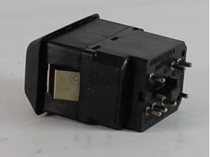 BOSCH 0 335 240 009 posūkio rodiklio pertraukiklis 
 Elektros įranga -> Relė
123 820 02 05, A 123 820 02 05