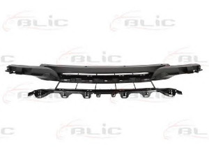 BLIC 6502-07-0063910P ventiliacijos grotelės, buferis 
 Kėbulas -> Kėbulo dalys/ sparnas/buferis -> Priekinis aerodinaminio pasipriešinimo sumažinimas/grotelės
51117263478