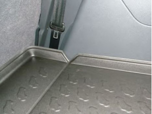 CARBOX 203658000 bagažinės / krovinių skyriaus guminis kilimėlis 
 Vidaus įranga -> Bagažinė