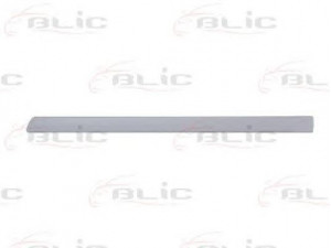 BLIC 5703-04-2533577P apdailos/apsauginės juostelė, durelės 
 Kėbulas -> Apdaila/apsauga/dekoratyvinės juostelės/emblemos -> Apdailos/apsauginės juostelės
1320355