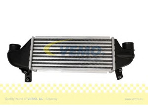 VEMO V25-60-0011 tarpinis suslėgto oro aušintuvas, kompresorius 
 Variklis -> Oro tiekimas -> Įkrovos agregatas (turbo/superįkrova) -> Tarpinis suslėgto oro aušintuvas
1 671 439, 1079310, 1084781, 1227171