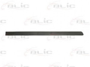 BLIC 5703-04-5026574P apdailos/apsauginės juostelė, durelės 
 Kėbulas -> Apdaila/apsauga/dekoratyvinės juostelės/emblemos -> Apdailos/apsauginės juostelės
5171178