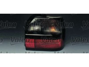 VALEO 084812 kombinuotas galinis žibintas 
 Elektros įranga -> Šviesos -> Kombinuotas galinis žibintas/dalys -> Kombinuotas galinis žibintas
7701036018