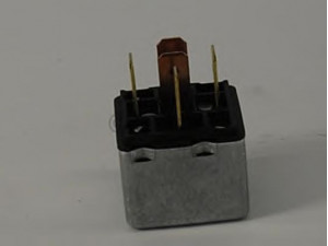 BOSCH 0 332 204 132 relė, pagrindinė srovė; relė