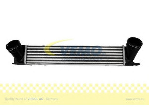 VEMO V20-60-1522 tarpinis suslėgto oro aušintuvas, kompresorius 
 Variklis -> Oro tiekimas -> Įkrovos agregatas (turbo/superįkrova) -> Tarpinis suslėgto oro aušintuvas
17 51 7 524 916