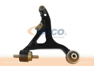 VAICO V95-0260 vikšro valdymo svirtis 
 Ašies montavimas/vairavimo mechanizmas/ratai -> Valdymo svirtis/pasukamosios svirties sujungimas -> Vairo trauklės (valdymo svirtis, išilginis balansyras, diago
30 760 586