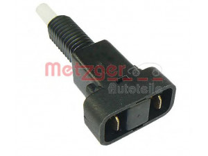 METZGER 0911005 stabdžių žibinto jungiklis 
 Stabdžių sistema -> Stabdžių žibinto jungiklis
1478 163, 1572 591, 6088 639, 71BB-13480-AC