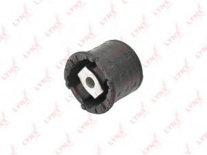 LYNXauto C8113 stebulės laikiklio įvorė 
 Ašies montavimas/vairavimo mechanizmas/ratai -> Ašies atrama/ašies korpusas/ašies montavimas -> Pasukamojo veleno sujungimas
33 31 1 093 662, 33 31 6 770 454