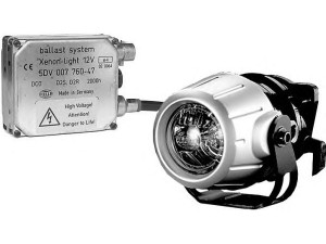 HELLA 1F0 008 390-821 prožektorių rinkinys