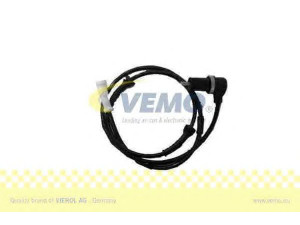 VEMO V24-72-0031 jutiklis, rato greitis 
 Elektros įranga -> Jutikliai
7 766 248, 7766248, 7 766 248, 7766248