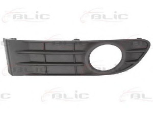 BLIC 6502-07-9009916P ventiliacijos grotelės, buferis 
 Kėbulas -> Kėbulo dalys/ sparnas/buferis -> Priekinis aerodinaminio pasipriešinimo sumažinimas/grotelės
30744920, 307449207