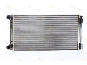 THERMOTEC D7F045TT radiatorius, variklio aušinimas 
 Aušinimo sistema -> Radiatorius/alyvos aušintuvas -> Radiatorius/dalys
46524619, 46778155, 51733011
