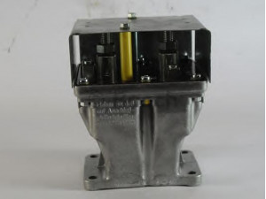 BOSCH 0 333 301 008 akumuliatoriaus relė
