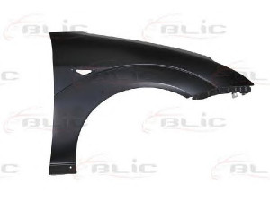 BLIC 6504-04-2532312P sparnas 
 Kėbulas -> Kėbulo dalys/ sparnas/buferis -> Purvasaugiai
1078941, 1111138, 1147631