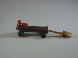 AISIN QY-007 pagrindinis cilindras, sankaba 
 Sankaba/dalys -> Sankabos valdymas -> Pagrindinis cilindras
41600-43000, 41600-43020