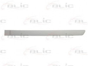 BLIC 5703-04-5051577P apdailos/apsauginės juostelė, durelės 
 Kėbulas -> Apdaila/apsauga/dekoratyvinės juostelės/emblemos -> Apdailos/apsauginės juostelės
172749