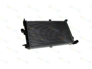 THERMOTEC D7X061TT radiatorius, variklio aušinimas 
 Aušinimo sistema -> Radiatorius/alyvos aušintuvas -> Radiatorius/dalys
1300104, 1300 104, 90 353 027