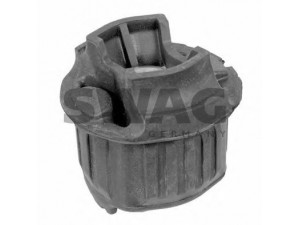 SWAG 10 92 2445 stebulės laikiklio įvorė 
 Ašies montavimas/vairavimo mechanizmas/ratai -> Ašies atrama/ašies korpusas/ašies montavimas -> Pasukamojo veleno sujungimas
230 351 02 42