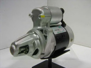 AES AHS-180 starteris 
 Elektros įranga -> Starterio sistema -> Starteris
SM82, 31200PE0901, 31200PE09010