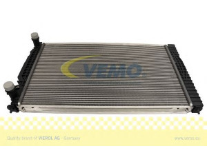 VEMO V15-60-5046 radiatorius, variklio aušinimas 
 Aušinimo sistema -> Radiatorius/alyvos aušintuvas -> Radiatorius/dalys
8D0 121 251 P, 8D0 121 251 Q, 8D0 121 251 P