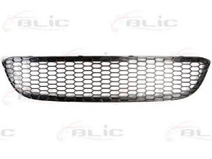 BLIC 6502-07-0085995P ventiliacijos grotelės, buferis 
 Kėbulas -> Kėbulo dalys/ sparnas/buferis -> Priekinis aerodinaminio pasipriešinimo sumažinimas/grotelės
51117906809