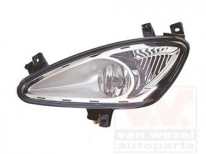 VAN WEZEL 3038995 rūko žibintas 
 Elektros įranga -> Pagalbiniai žibintai/dalys -> Rūko žibintas/dalys -> Rūko žibintas/įterp.
221-820-0156, 2218200156, A2218200156