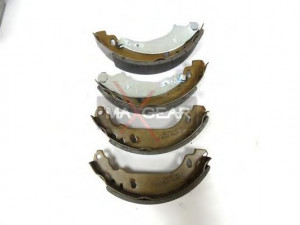 MAXGEAR 19-0254 stabdžių trinkelė 
 Stabdžių sistema -> Būgninis stabdys -> Stabdžių įdėklas/ trinkelė
7701 205 758