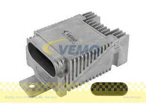 VEMO V30-79-0012 reguliatorius, keleivio pusės ventiliatorius 
 Šildymas / vėdinimas -> Orpūtė/dalys
025 545 32 32, 027 545 80 32